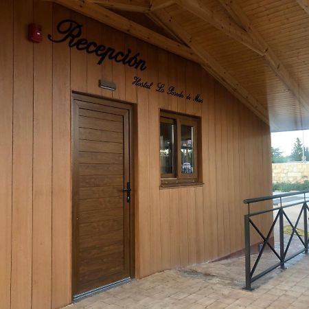 Hostal La Posada De Mari La Cabrera Bagian luar foto
