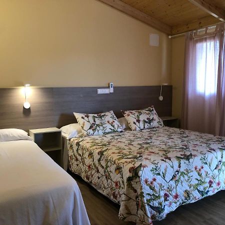 Hostal La Posada De Mari La Cabrera Bagian luar foto