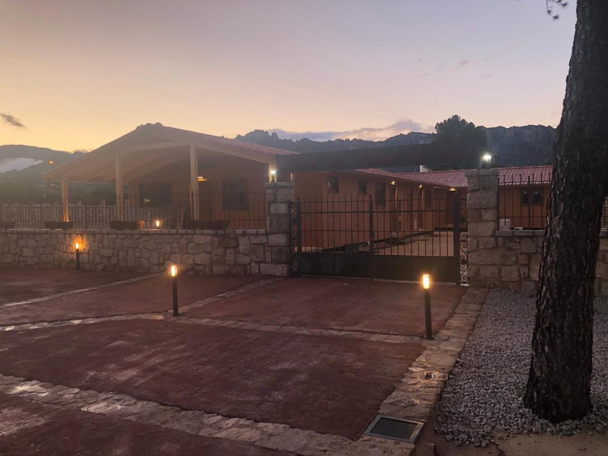 Hostal La Posada De Mari La Cabrera Bagian luar foto