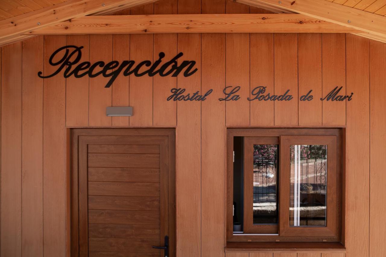 Hostal La Posada De Mari La Cabrera Bagian luar foto