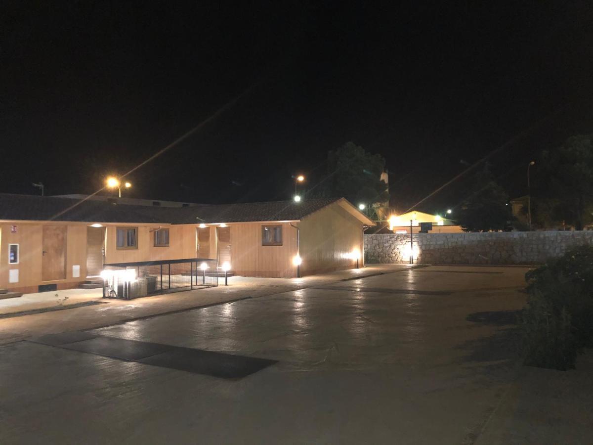 Hostal La Posada De Mari La Cabrera Bagian luar foto